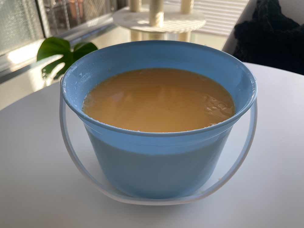 バケツに入ったカラメル