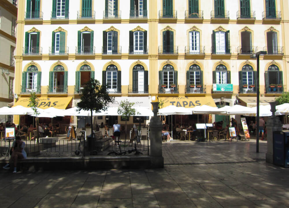 タパスが売りのお店