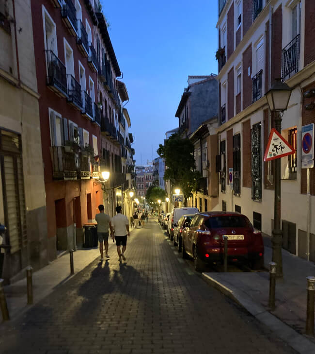 夜のマドリード